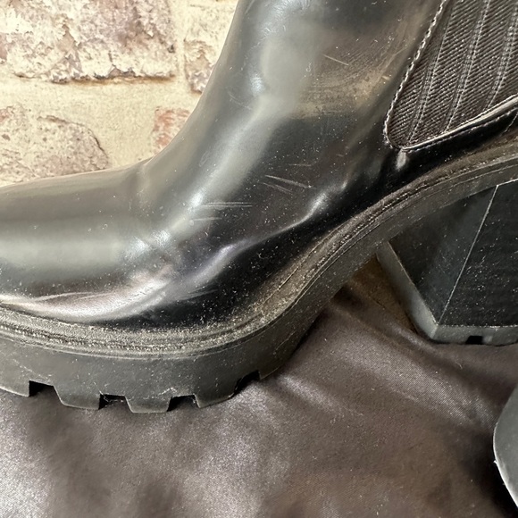 Zara lug sole chunky heeled platform boots. - Picture 8 of 9
